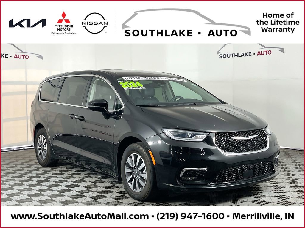 Used 2024 Chrysler Pacifica Limited