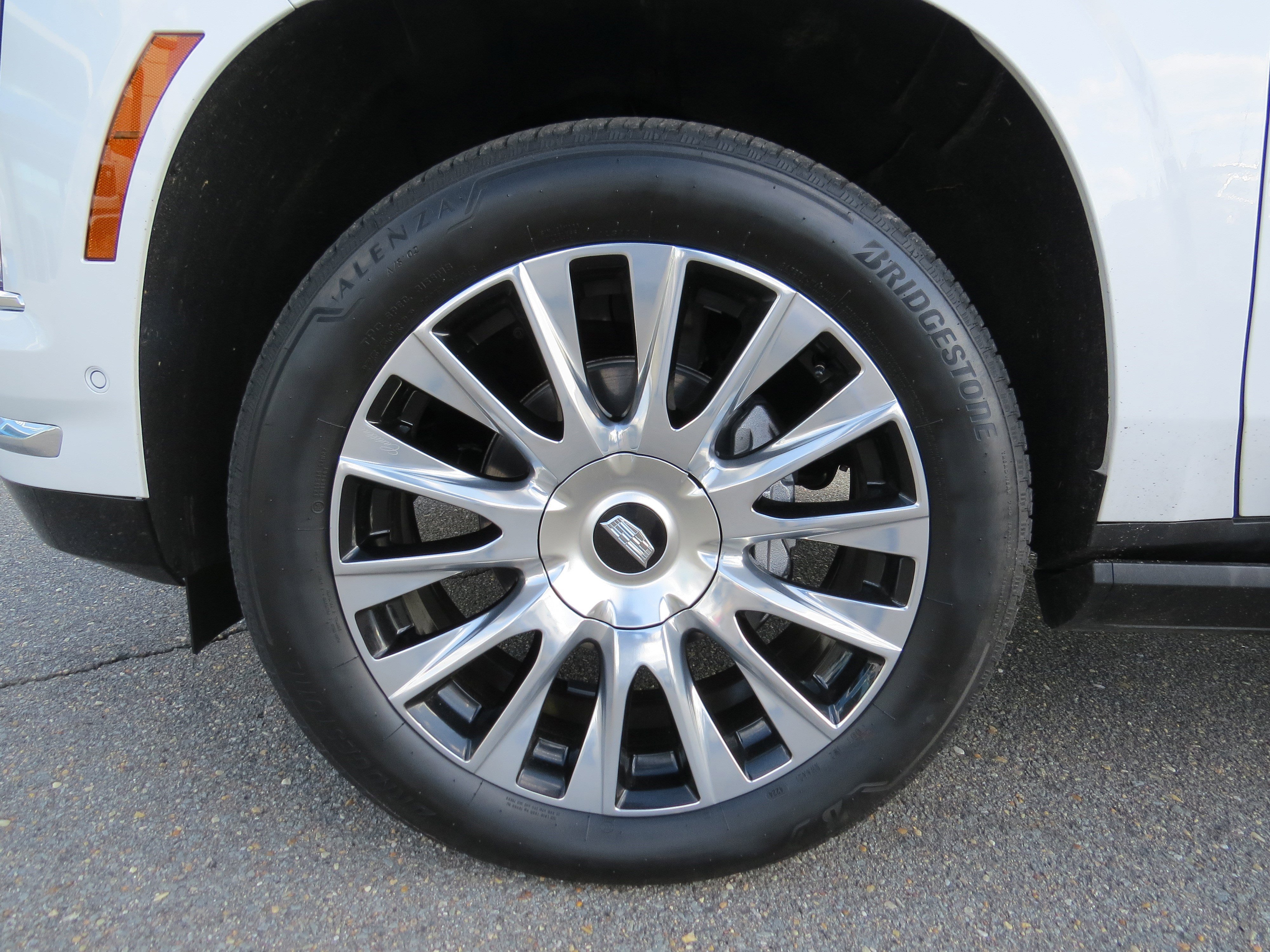 Certified 2025 Cadillac Escalade Premium Luxury Platinum image 13