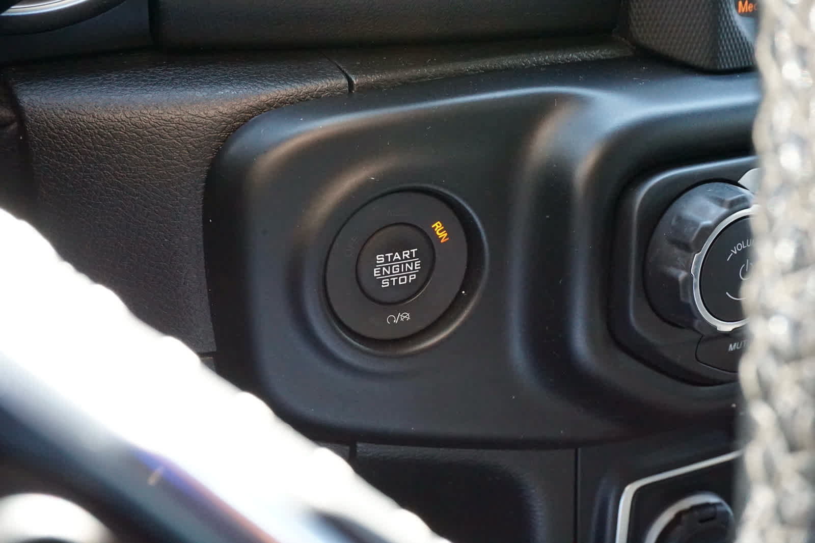 Used 2021 Jeep Wrangler Unlimited Sahara AWD/4WD image 18