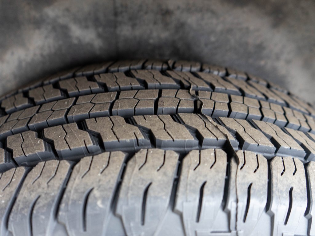 Used 2021 GMC Acadia AT4 w/ Technology Package image 39