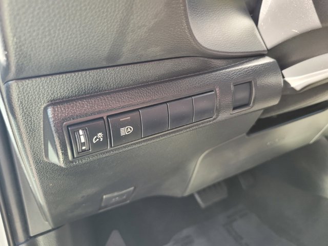Used 2022 Toyota Corolla LE FWD image 19
