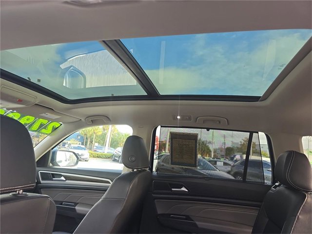 Used 2023 Volkswagen Atlas SE w/ Panoramic Sunroof Package image 24
