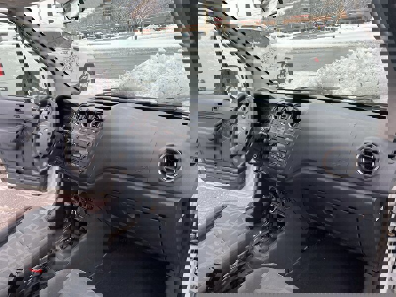 Used 2013 Ford Transit Connect XLT image 18