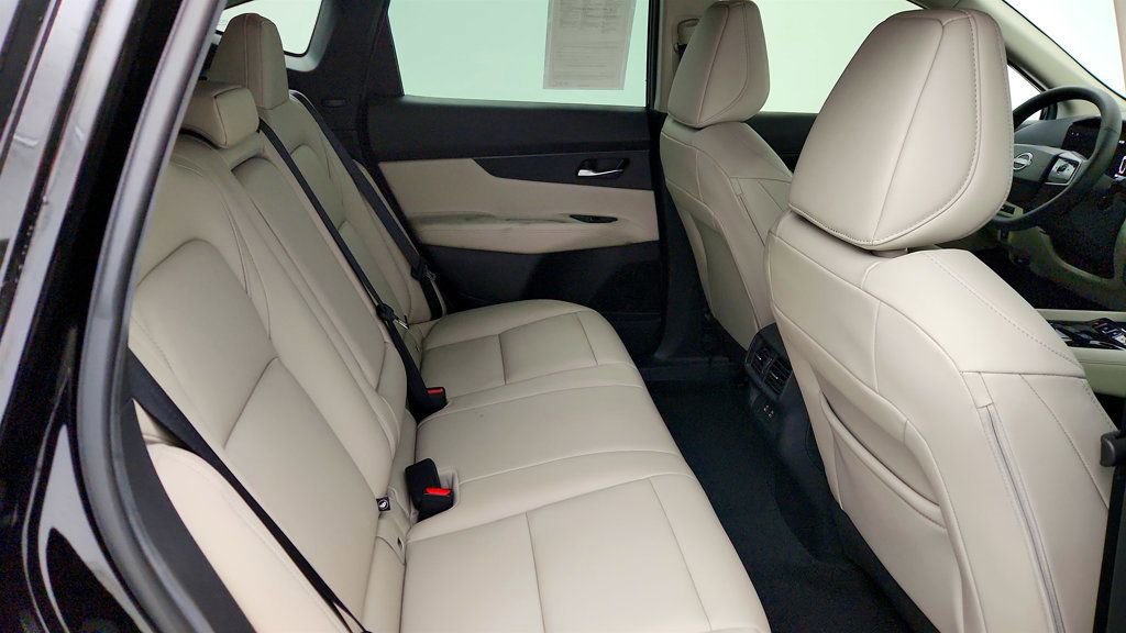 Used 2025 Nissan Murano SV image 22