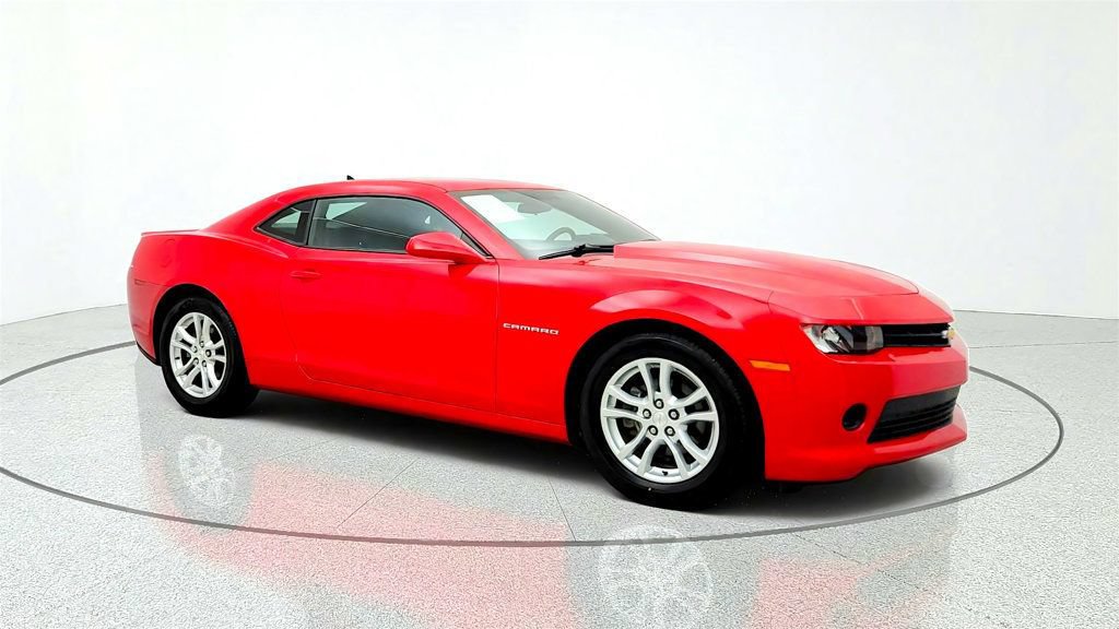Used 2015 Chevrolet Camaro LS RWD image 3