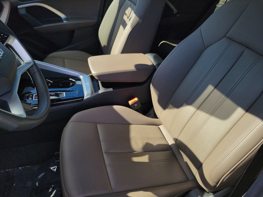 Certified 2025 Audi Q5 Premium w/ Convenience Package AWD/4WD image 17
