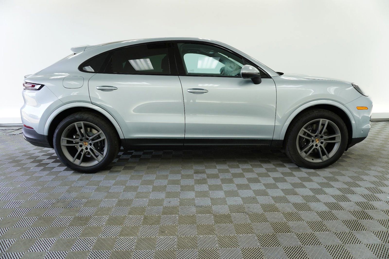 New 2026 Porsche Cayenne Coupe AWD/4WD image 10