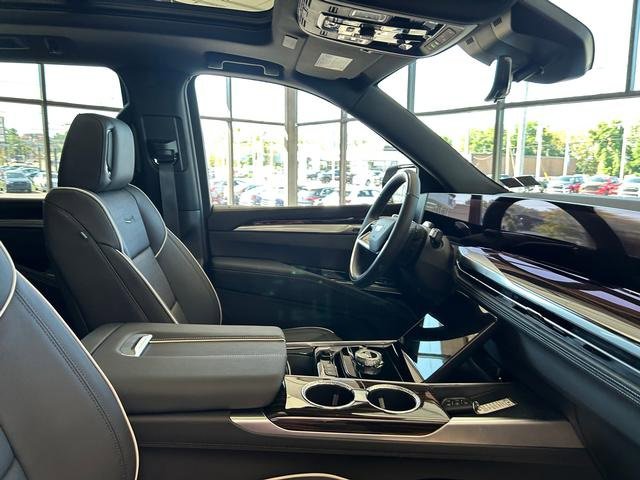 New 2025 Cadillac Escalade Premium Luxury w/ LPO, Floor Liner Package image 23
