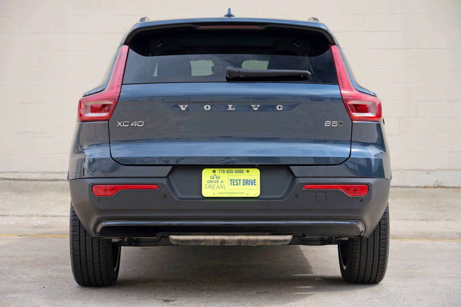 Used 2026 Volvo XC40 B5 Ultra w/ Climate Package AWD/4WD image 11
