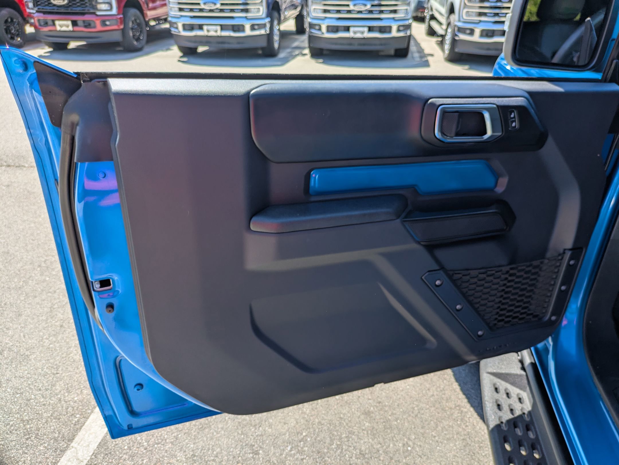 Certified 2025 Ford Bronco Badlands AWD/4WD image 16