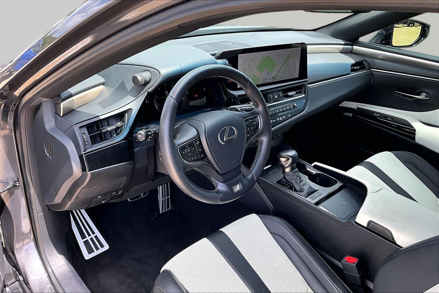 Used 2024 Lexus ES 350 F Sport w/ Accessory Package (Z2) FWD image 18