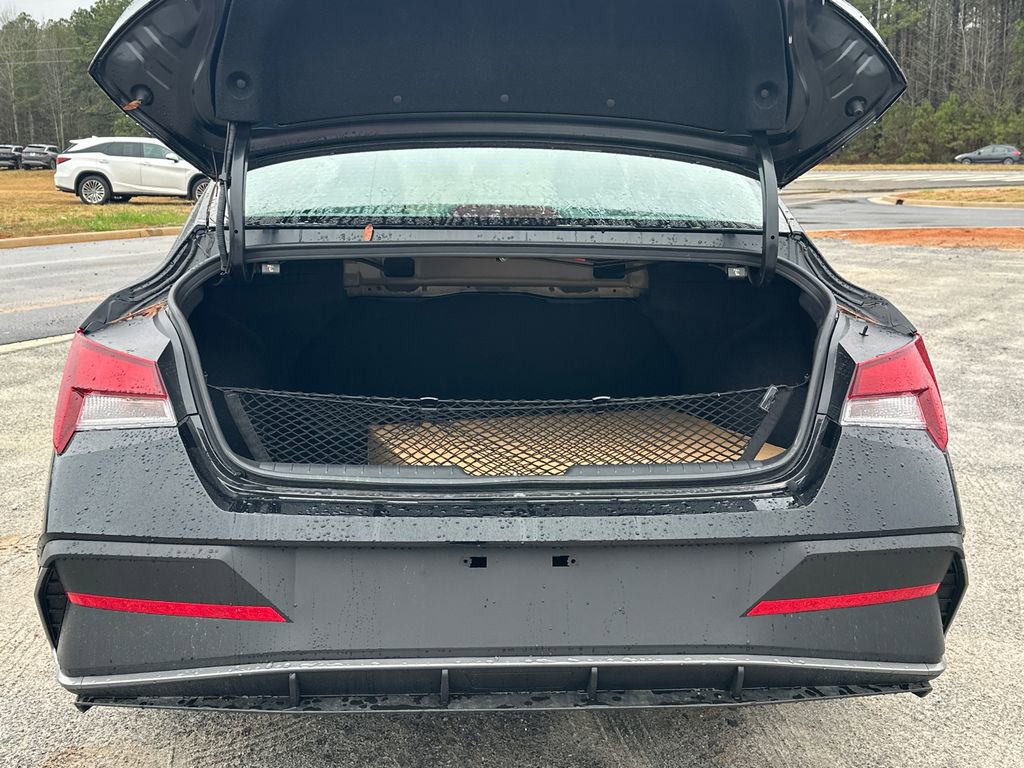 New 2025 Hyundai Elantra Sport image 18