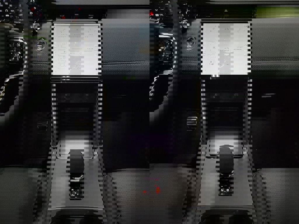 New 2025 Land Rover Discovery Sport Dynamic SE image 26