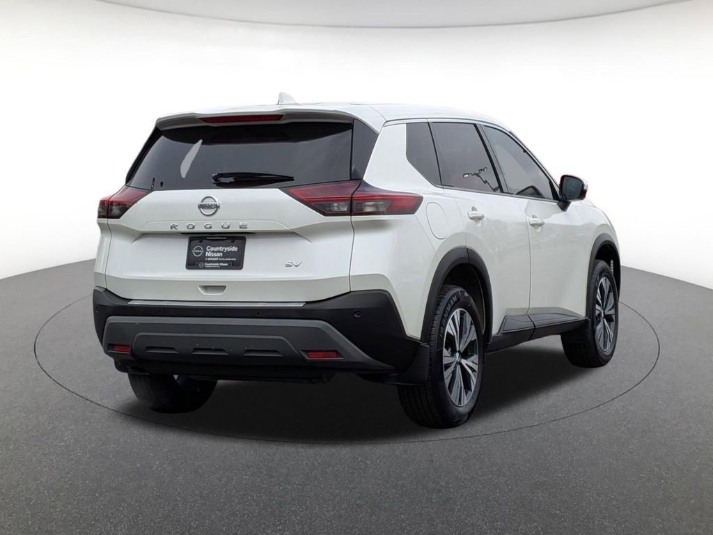 Used 2021 Nissan Rogue SV image 5