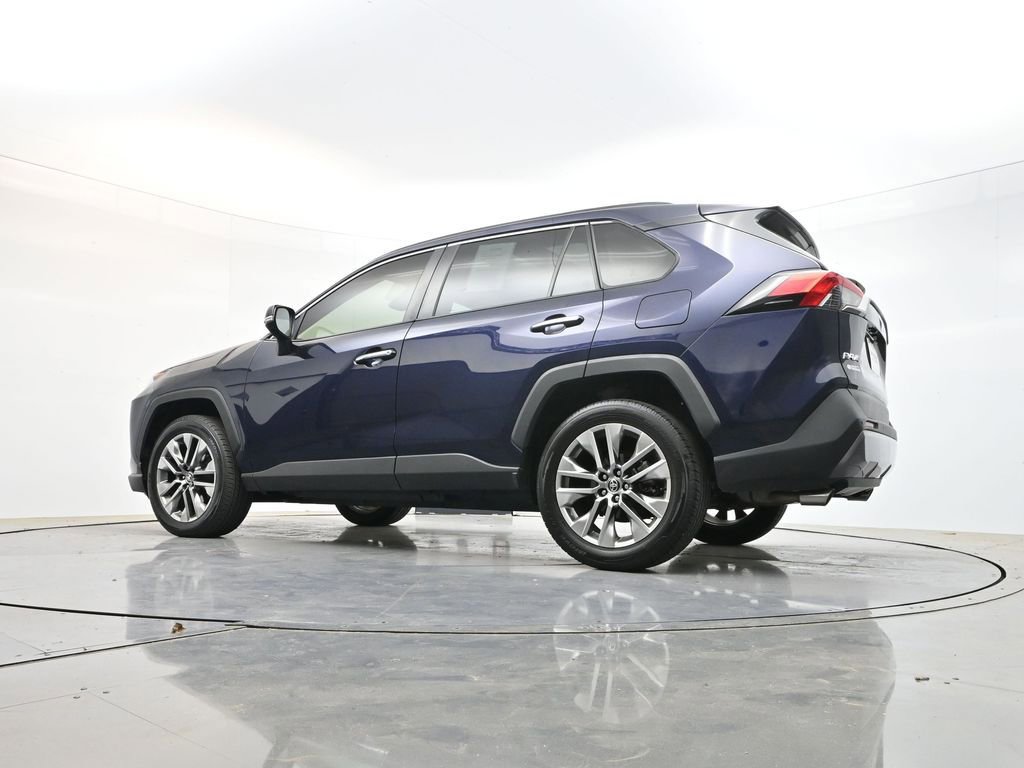 Used 2020 Toyota RAV4 Limited FWD image 33