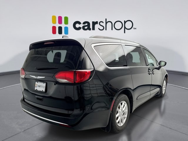 Used 2020 Chrysler Pacifica Touring FWD image 5