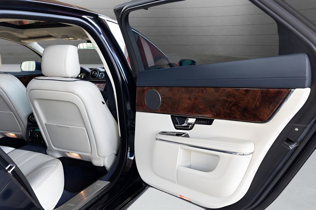 Used 2012 Jaguar XJ L RWD image 60
