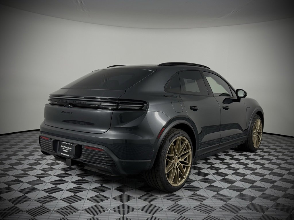 New 2024 Porsche Macan 4 Electric image 10
