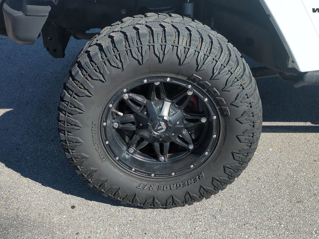 Used 2014 Jeep Wrangler Sahara w/ Connectivity Group image 12