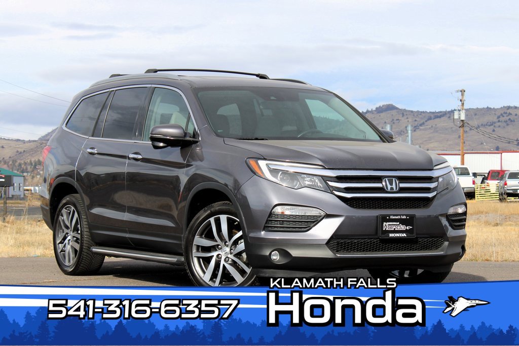 Used 2017 Honda Pilot Touring image 1