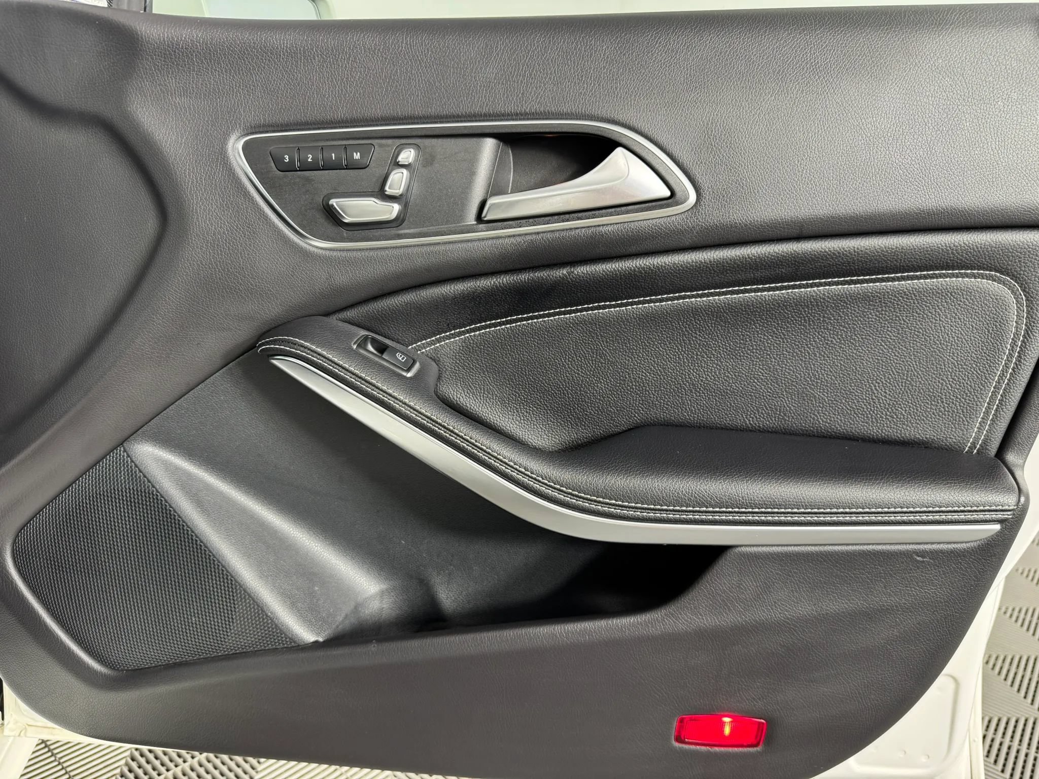 Used 2019 Mercedes-Benz CLA 250 4MATIC image 41