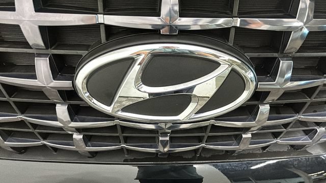 Certified 2023 Hyundai Venue SEL w/ Cargo Package FWD image 8