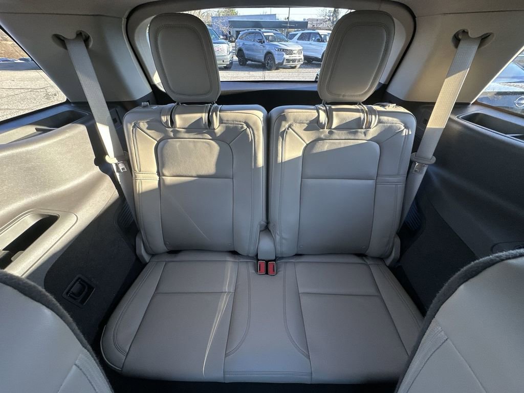 Used 2022 Lincoln Aviator Reserve w/ Elements Package Plus image 24