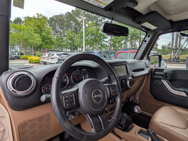 Used 2016 Jeep Wrangler Unlimited Sahara w/ Connectivity Group AWD/4WD image 10