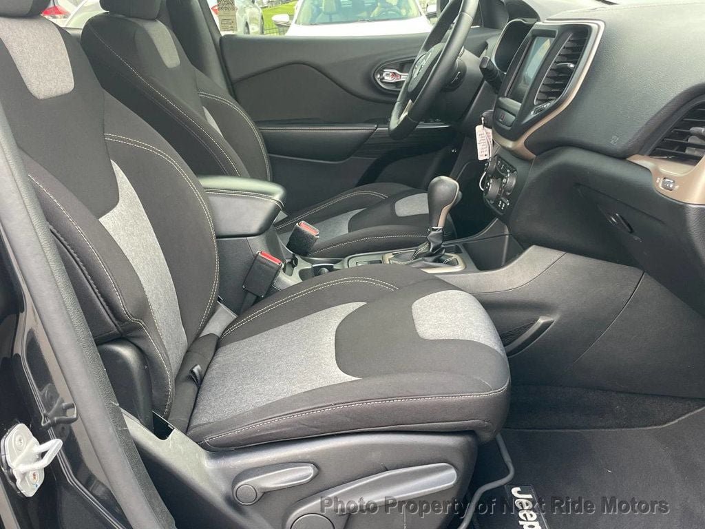 Used 2014 Jeep Cherokee Latitude FWD image 8
