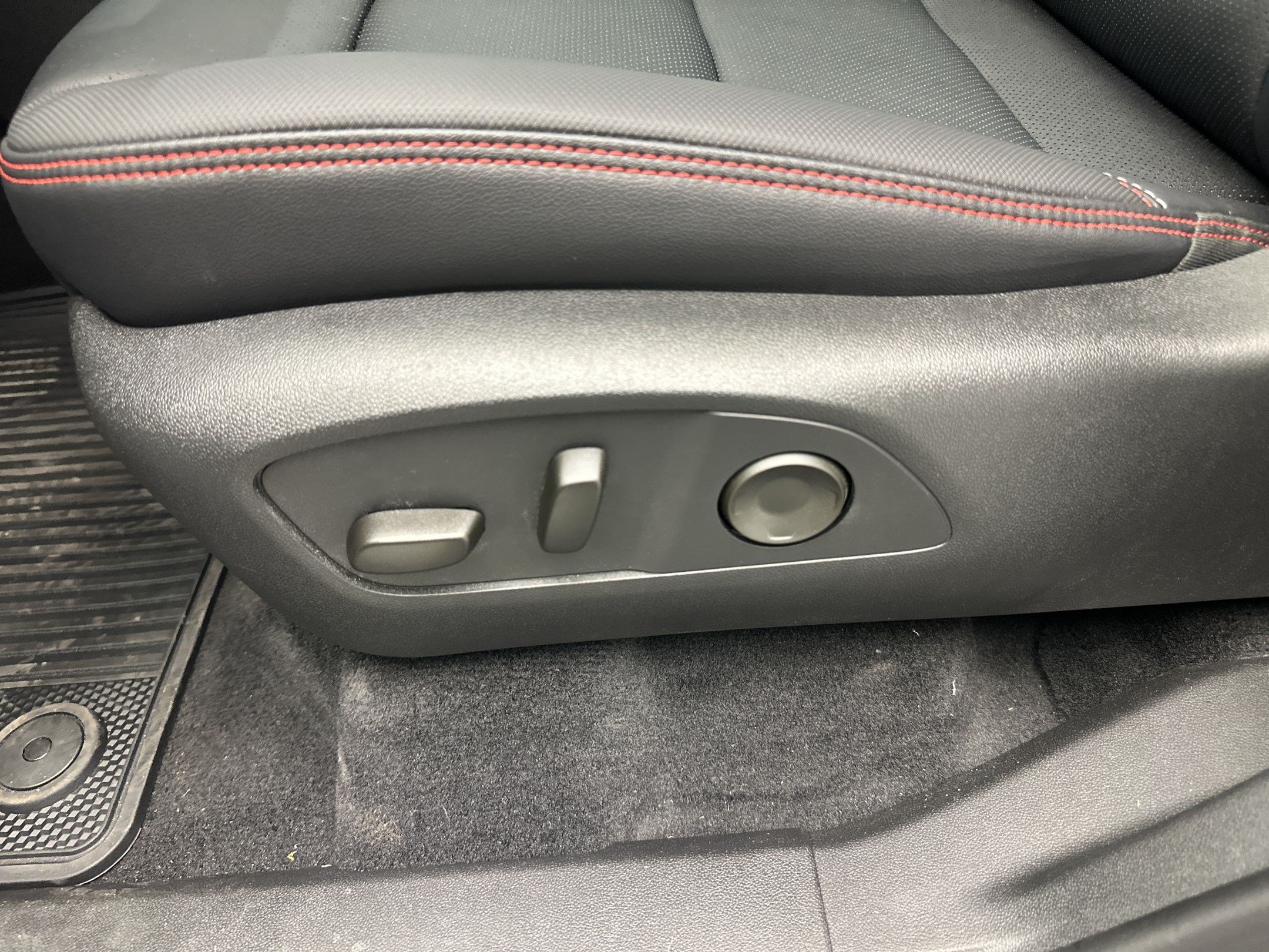 Certified 2026 Chevrolet Traverse RS AWD/4WD image 15