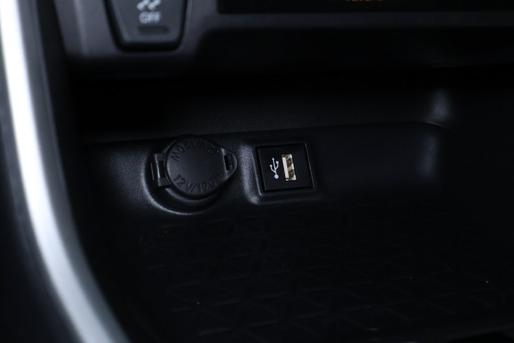 Used 2025 Toyota RAV4 LE AWD/4WD image 31
