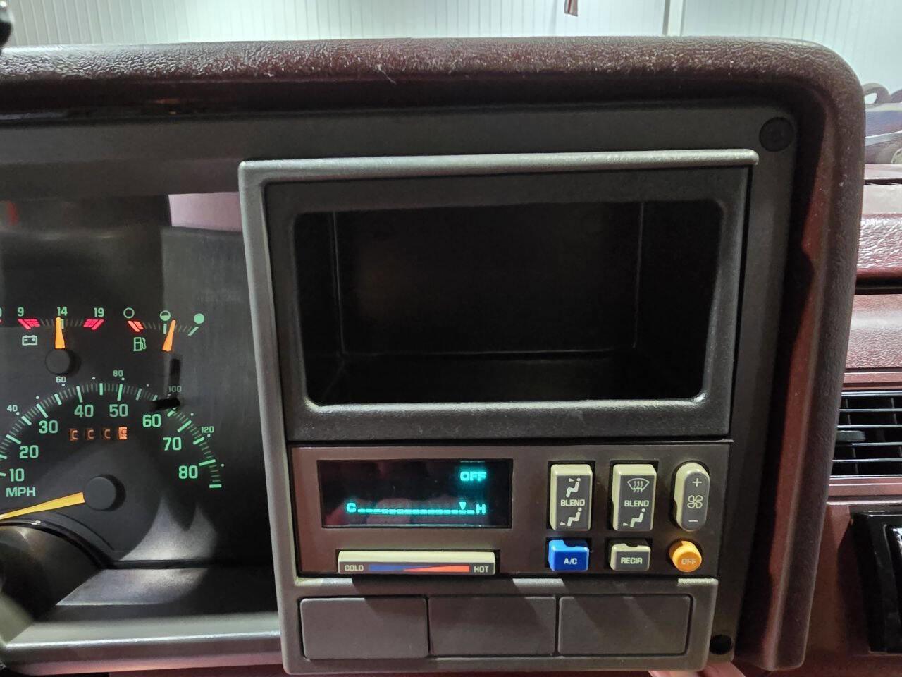 Used 1992 Chevrolet Silverado 1500 2WD Regular Cab image 35