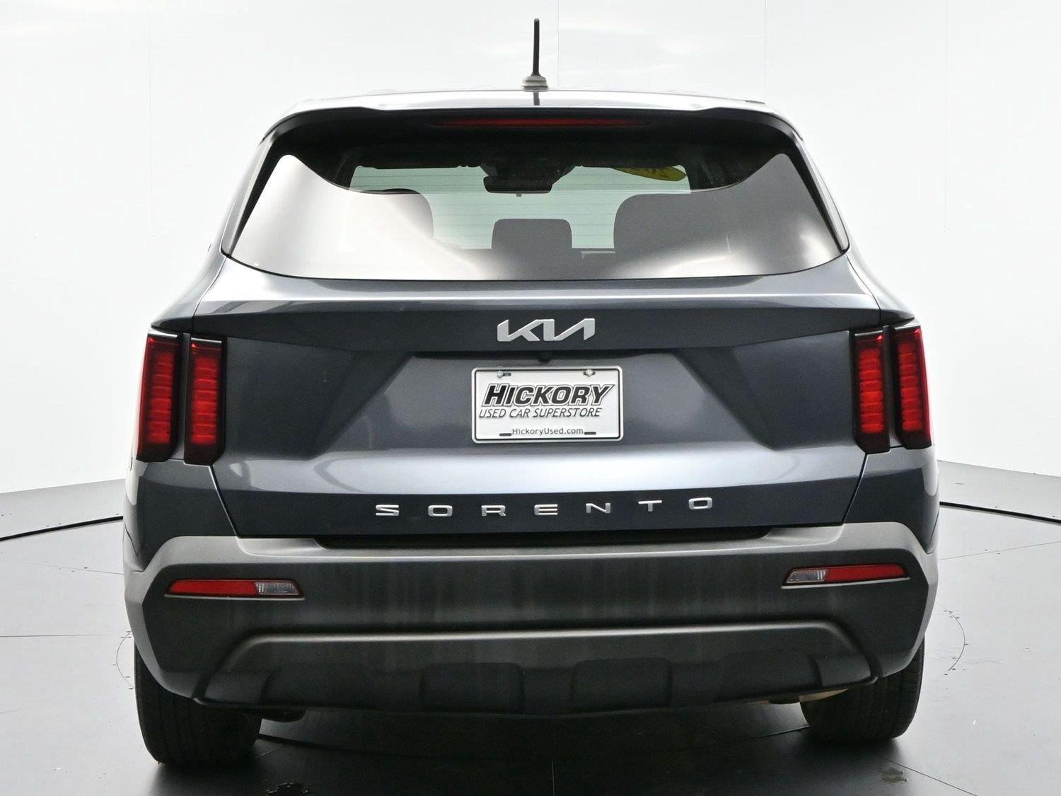 Used 2022 Kia Sorento LX FWD image 6