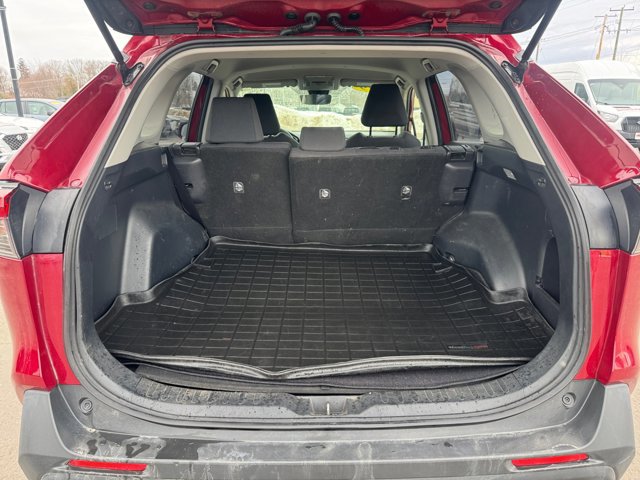Used 2019 Toyota RAV4 LE w/ Carpet Mat Package AWD/4WD image 24