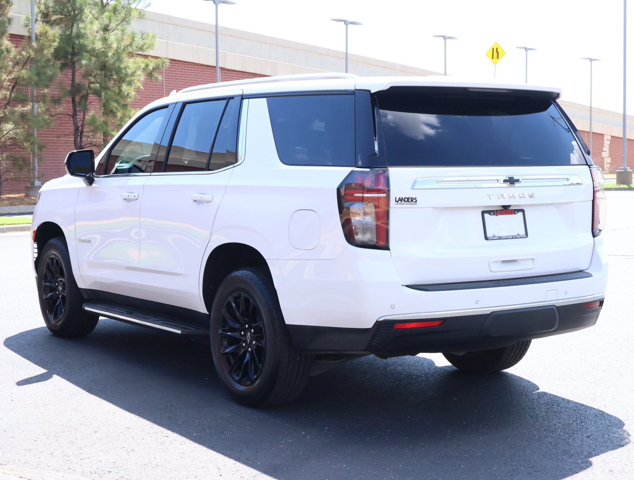 Used 2023 Chevrolet Tahoe LS RWD image 6