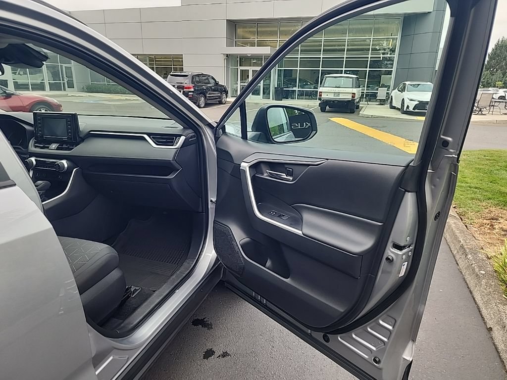 Used 2021 Toyota RAV4 XLE w/ Convenience Package AWD/4WD image 19