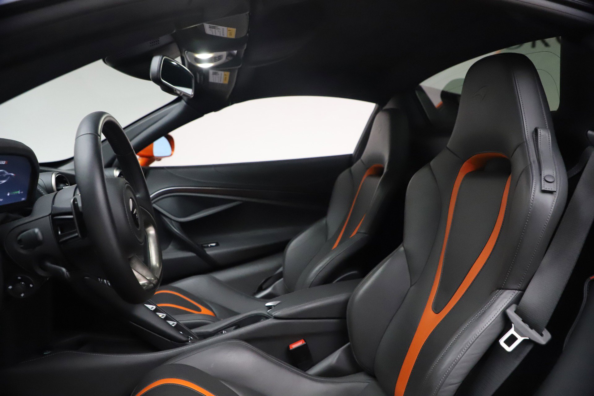 Used 2020 McLaren 720S Spider image 32