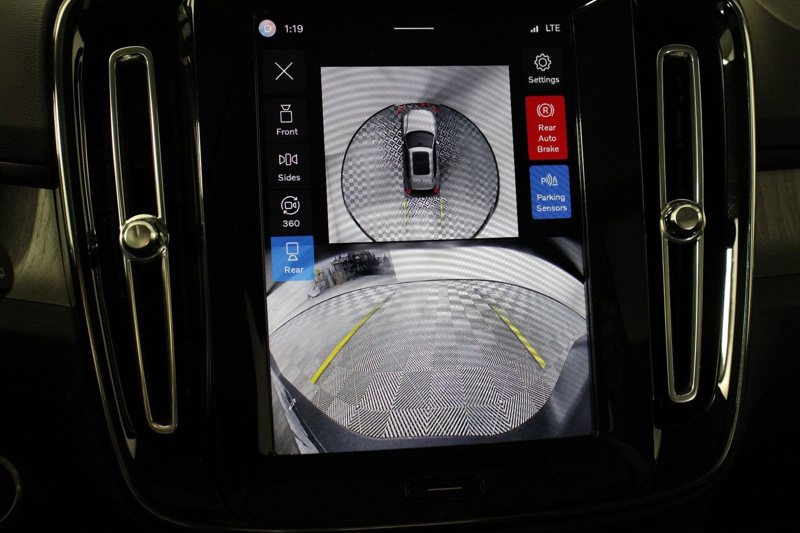 Certified 2025 Volvo XC40 B5 Plus image 13