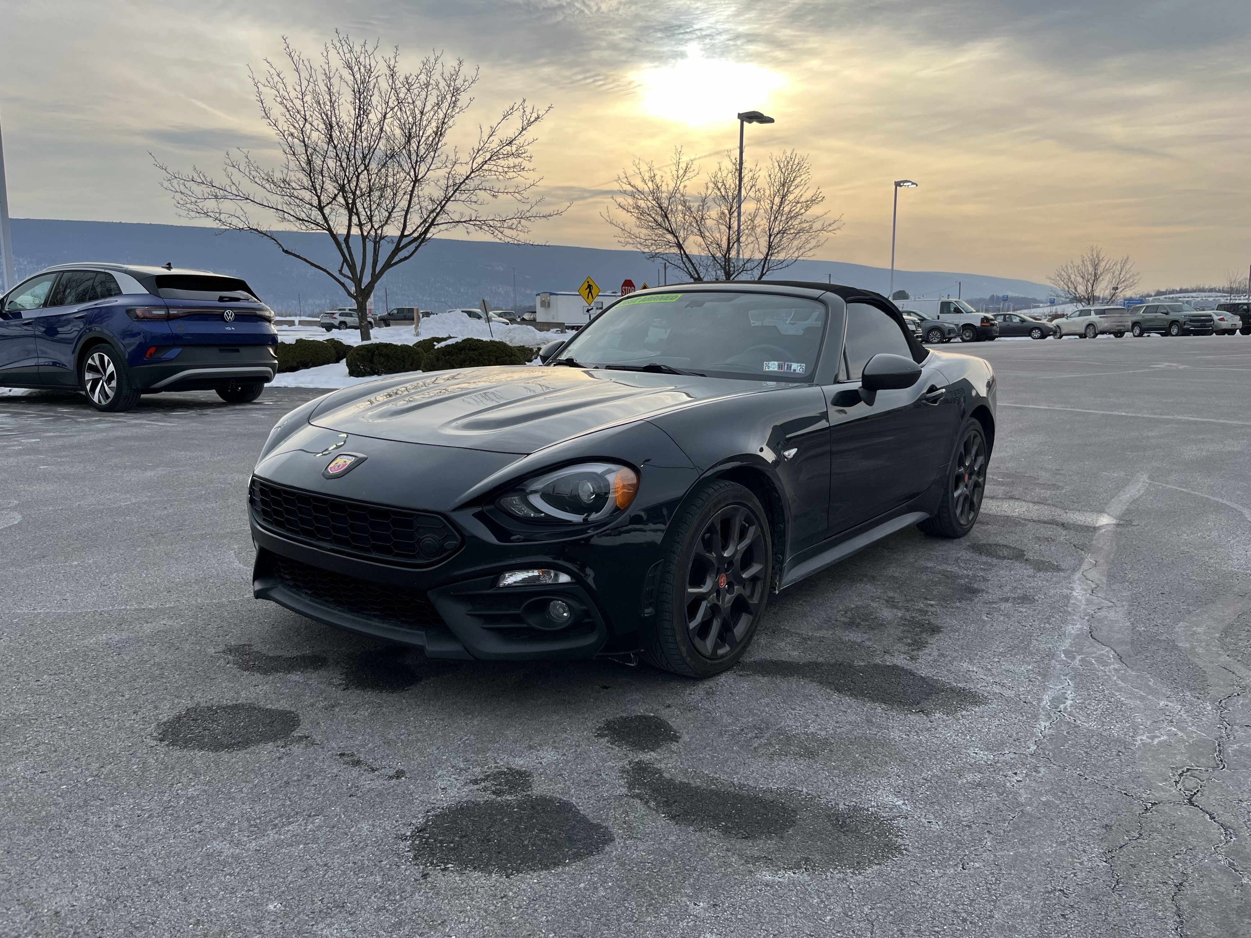 Used 2017 FIAT 124 Spider Abarth image 1