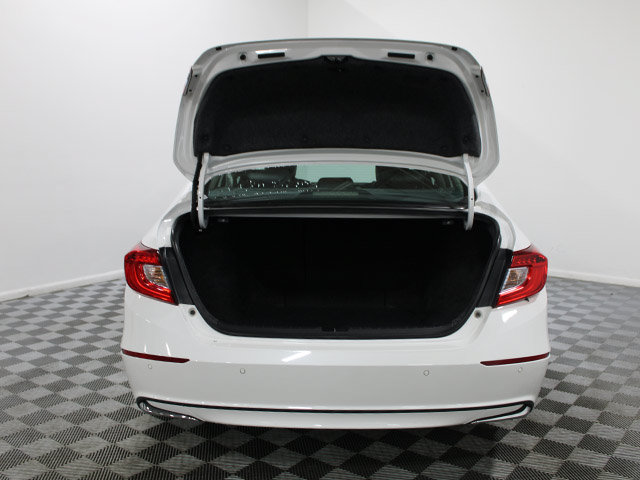 Used 2020 Honda Accord Touring image 17