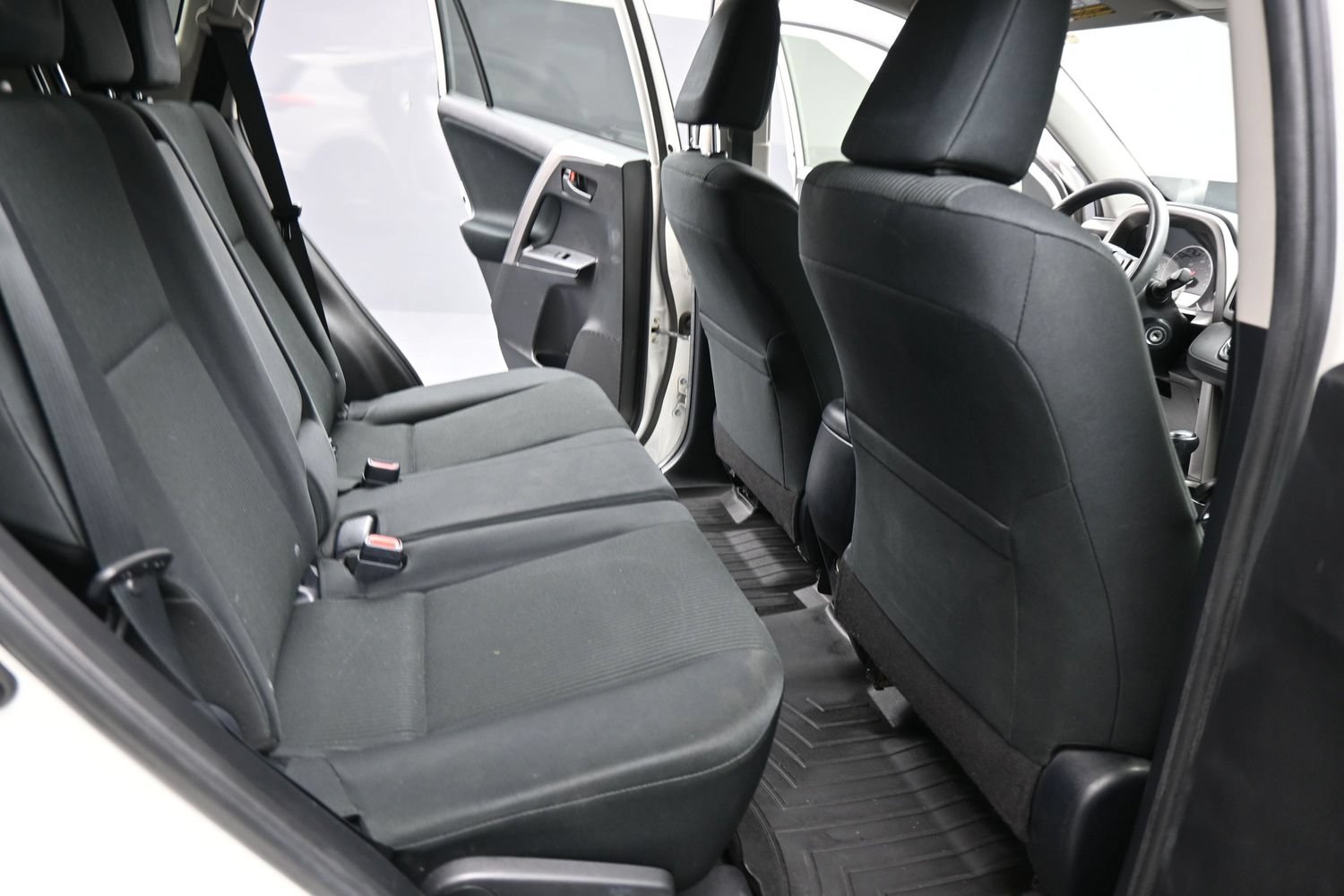 Used 2016 Toyota RAV4 LE AWD/4WD image 18