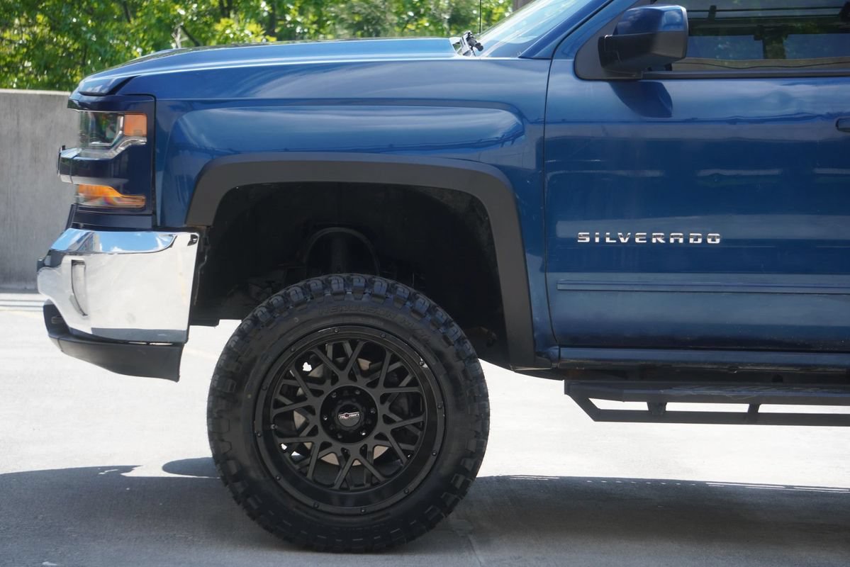 Used 2017 Chevrolet Silverado 1500 LT w/ All Star Edition AWD/4WD image 23