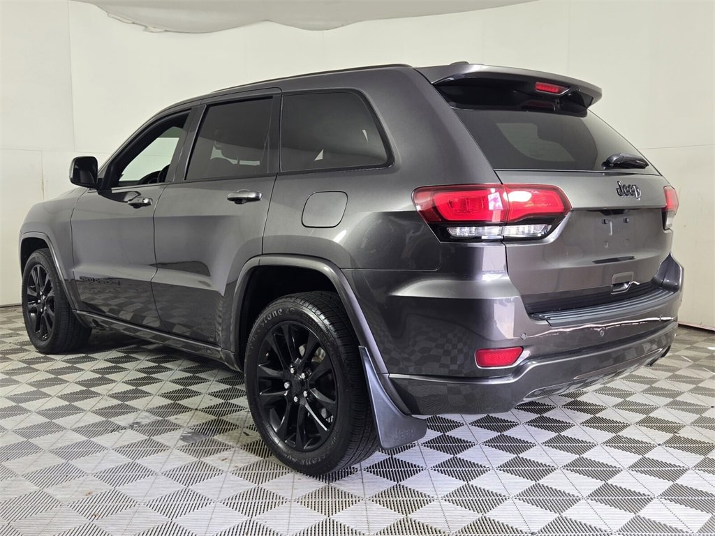 Used 2020 Jeep Grand Cherokee Altitude image 11