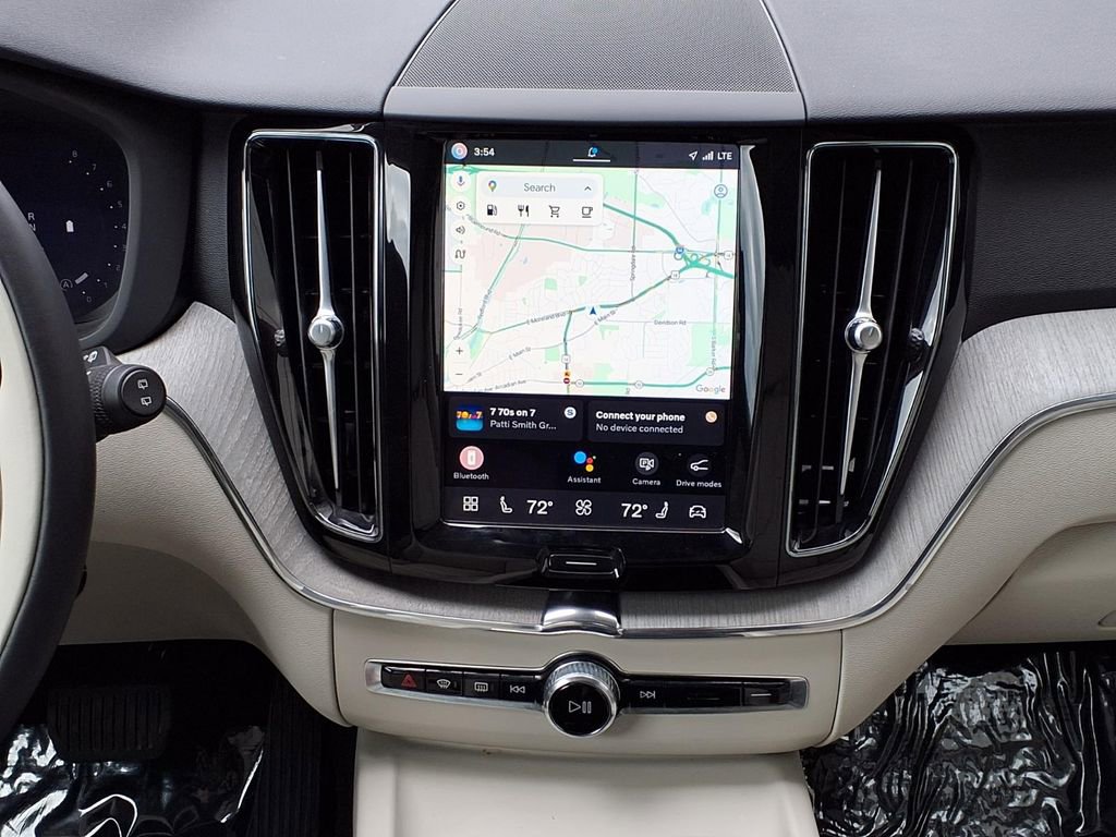 Certified 2024 Volvo XC60 B5 Plus AWD/4WD image 14