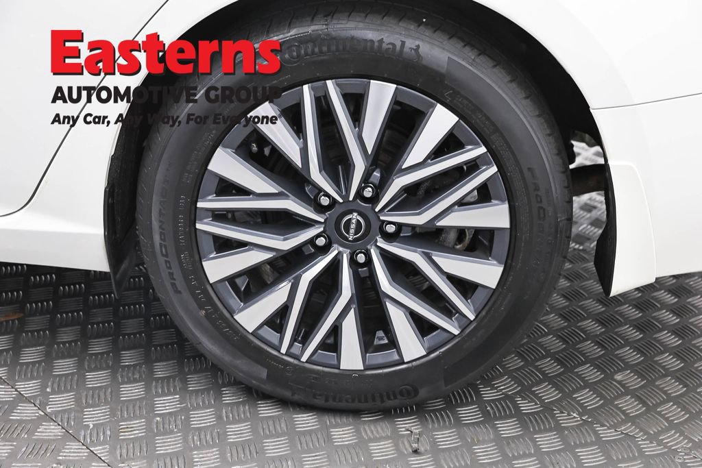 Used 2024 Nissan Altima 2.5 SV w/ SV Premium Package FWD image 32