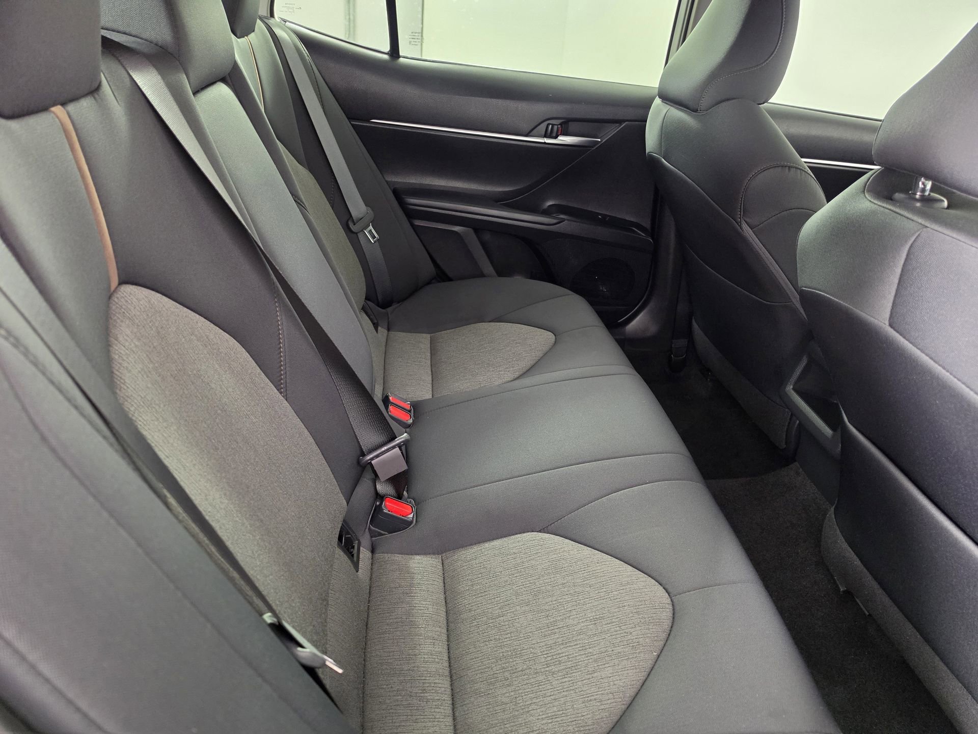 Used 2020 Toyota Camry LE FWD image 39