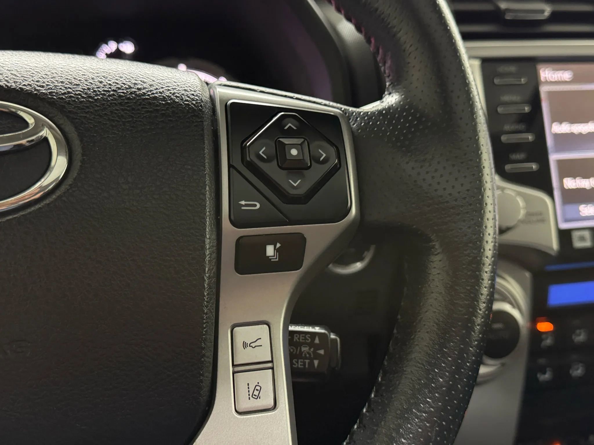 Used 2020 Toyota 4Runner Limited image 27