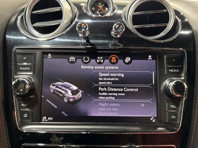 Used 2018 Bentley Bentayga image 80