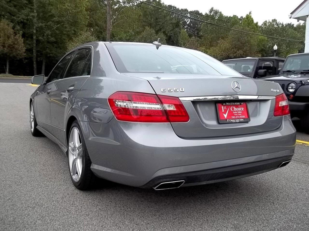 Used 2011 Mercedes-Benz E 550 4MATIC Sedan image 3