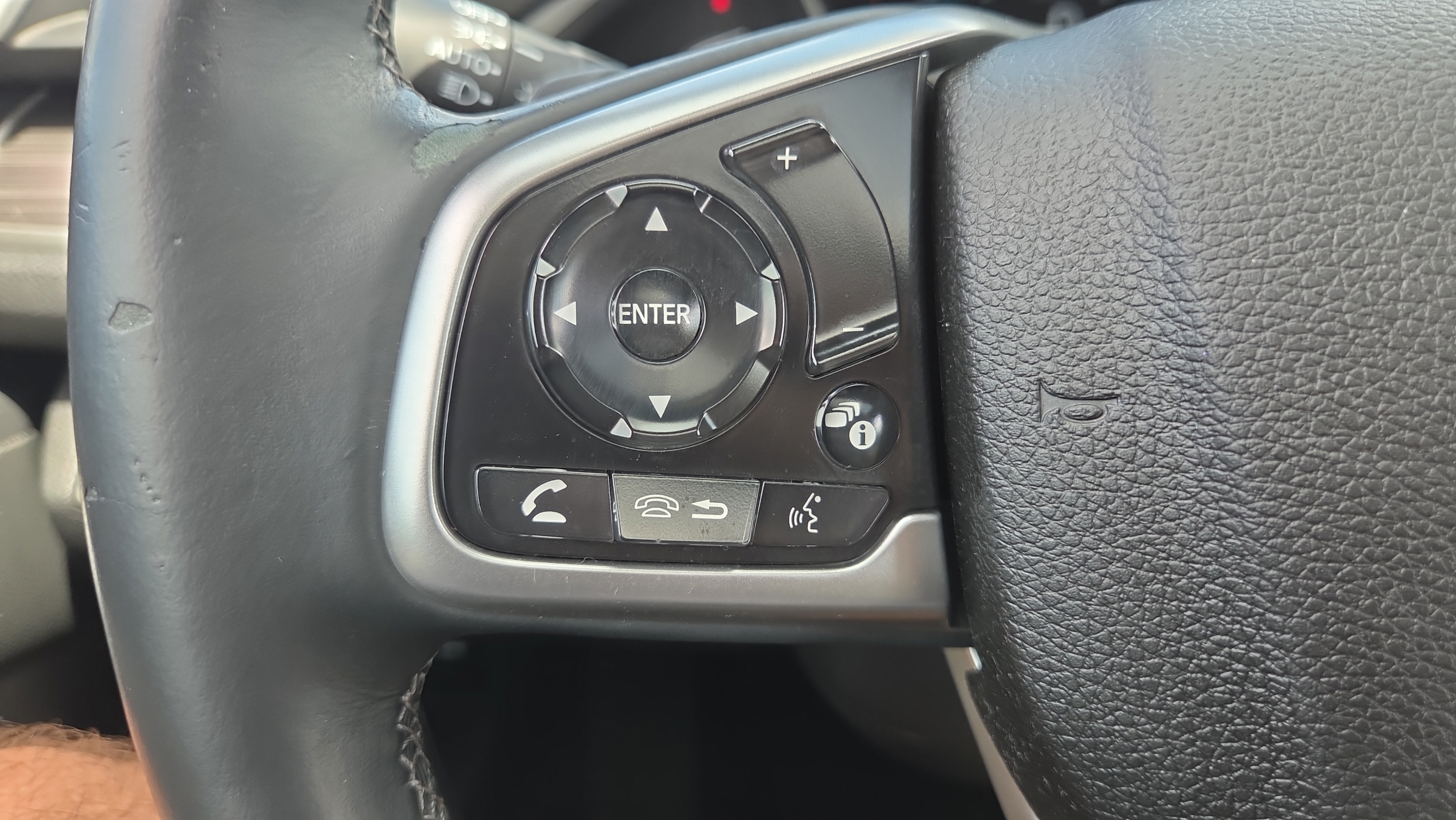 Certified 2019 Honda Civic Touring image 21